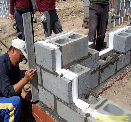 Self insulating blocks